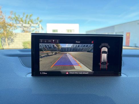 Used 2017 Audi Q7 3.0T Premium Plus w/ Premium Plus Package image 2