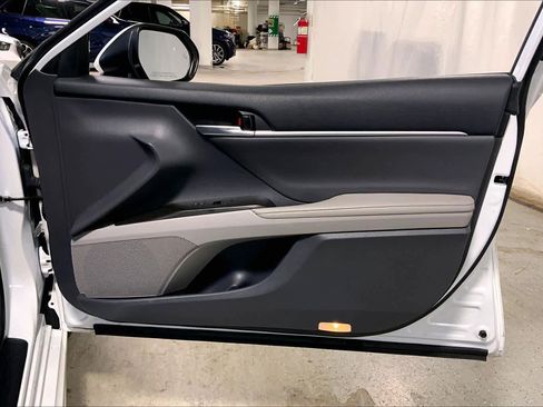 Used 2023 Toyota Camry XSE image 23