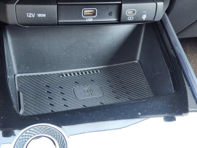 Certified 2024 Kia Niro Wind FWD image 20