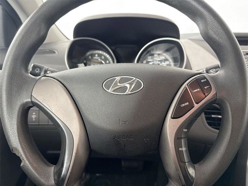Used 2013 Hyundai Elantra GLS image 14