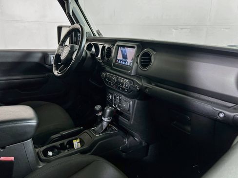 Used 2023 Jeep Gladiator Sport AWD/4WD image 27