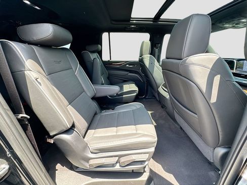 Used 2024 Cadillac Escalade ESV Premium Luxury RWD image 31