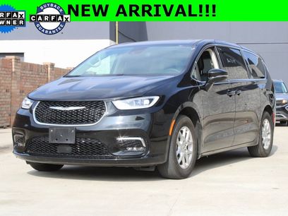 Used 2024 Chrysler Pacifica Touring-L