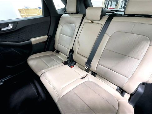 Used 2020 Ford Escape Titanium image 35