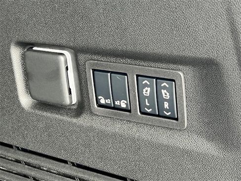 New 2025 GMC Yukon Denali w/ Denali Reserve Package image 41