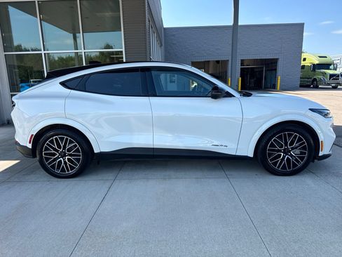Certified 2025 Ford Mustang Mach-E Premium AWD/4WD image 8
