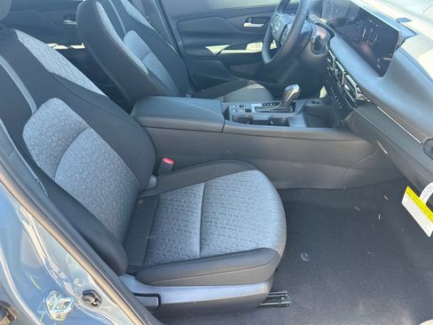 New 2026 Nissan Sentra SV w/ SV Convenience Package FWD image 10