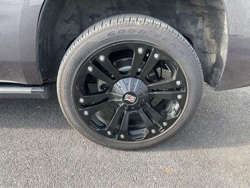 Used 2015 Chevrolet Tahoe LTZ image 12