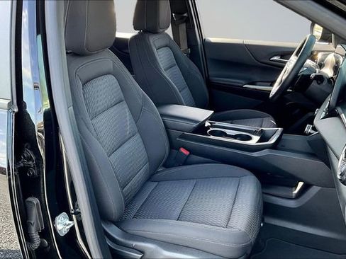 Used 2025 Chevrolet Equinox LT image 27