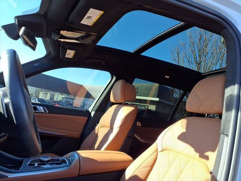 Used 2025 BMW X7 xDrive40i w/ M Sport Package image 22