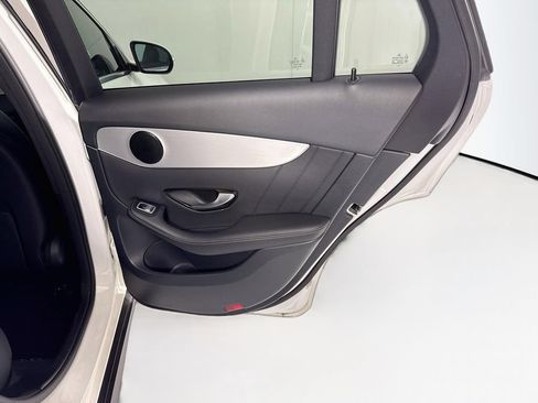 Used 2019 Mercedes-Benz GLC 300 image 27