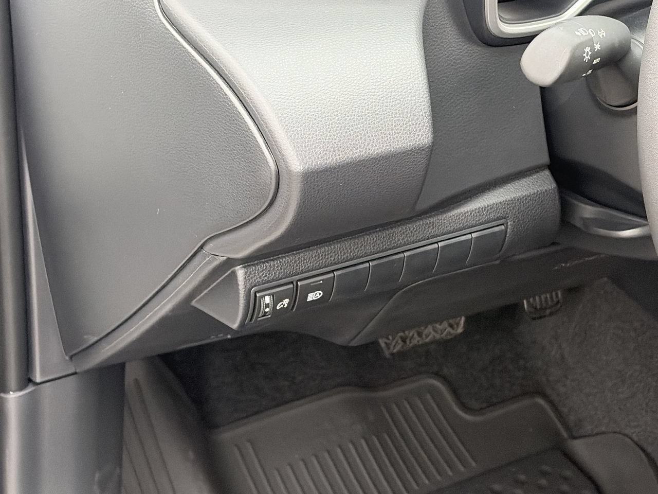 New 2027 Toyota Corolla SE FWD image 12