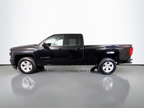 Used 2018 Chevrolet Silverado 1500 LT w/ All Star Edition image 6