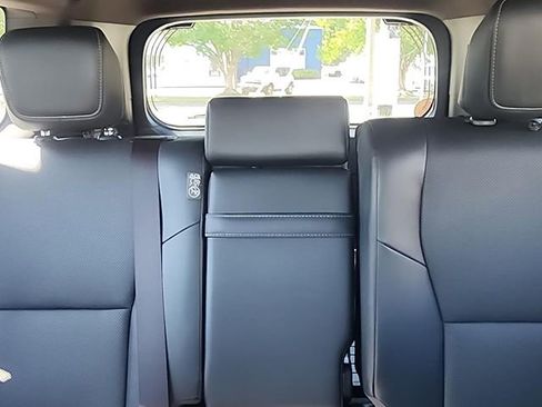 Used 2024 Lexus GX 550 w/ Accessory Package (Z1) AWD/4WD image 11