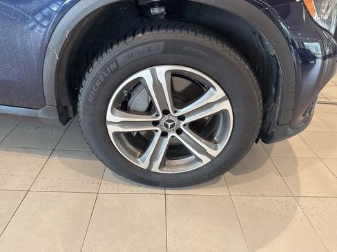 Used 2019 Mercedes-Benz GLC 300 4MATIC image 3