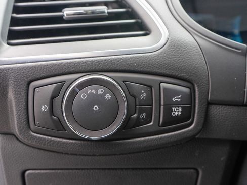 Used 2024 Ford Edge Titanium image 17