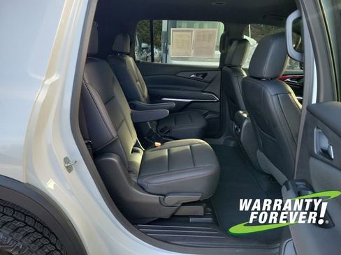 Used 2024 Chevrolet Traverse Z71 image 16