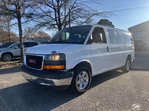 Used 2009 GMC Savana 1500 Passenger w/ LT Preferred Equipment Group image 3