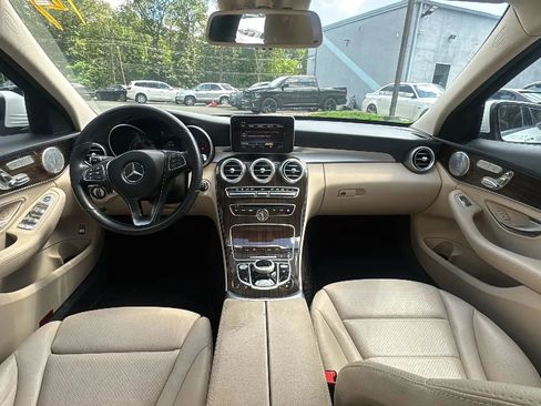 Used 2017 Mercedes-Benz C 300 4MATIC Sedan image 11