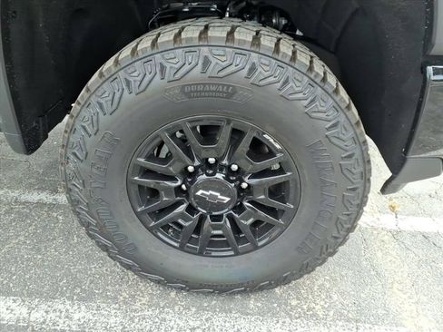 New 2026 Chevrolet Silverado 2500 ZR2 AWD/4WD image 11