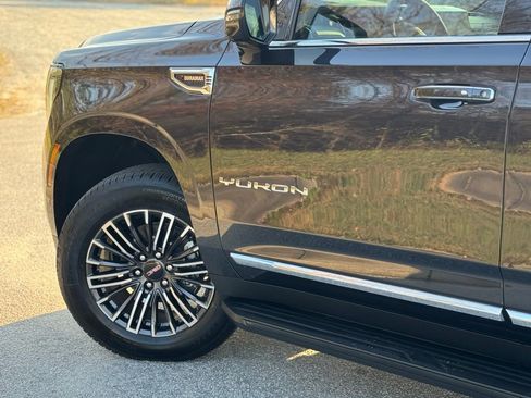New 2026 GMC Yukon Elevation image 7