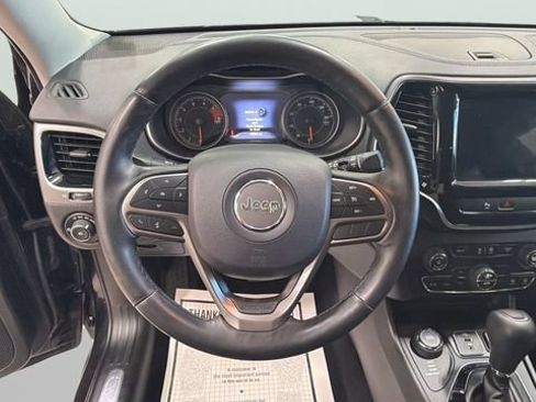 Used 2019 Jeep Cherokee Limited AWD/4WD image 16