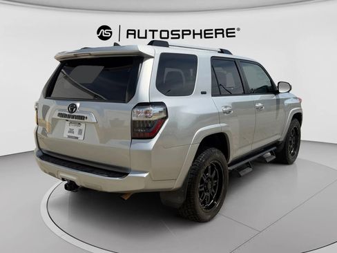 Used 2020 Toyota 4Runner 4WD image 10