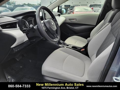 Used 2021 Toyota Corolla LE w/ LE Convenience Package image 18