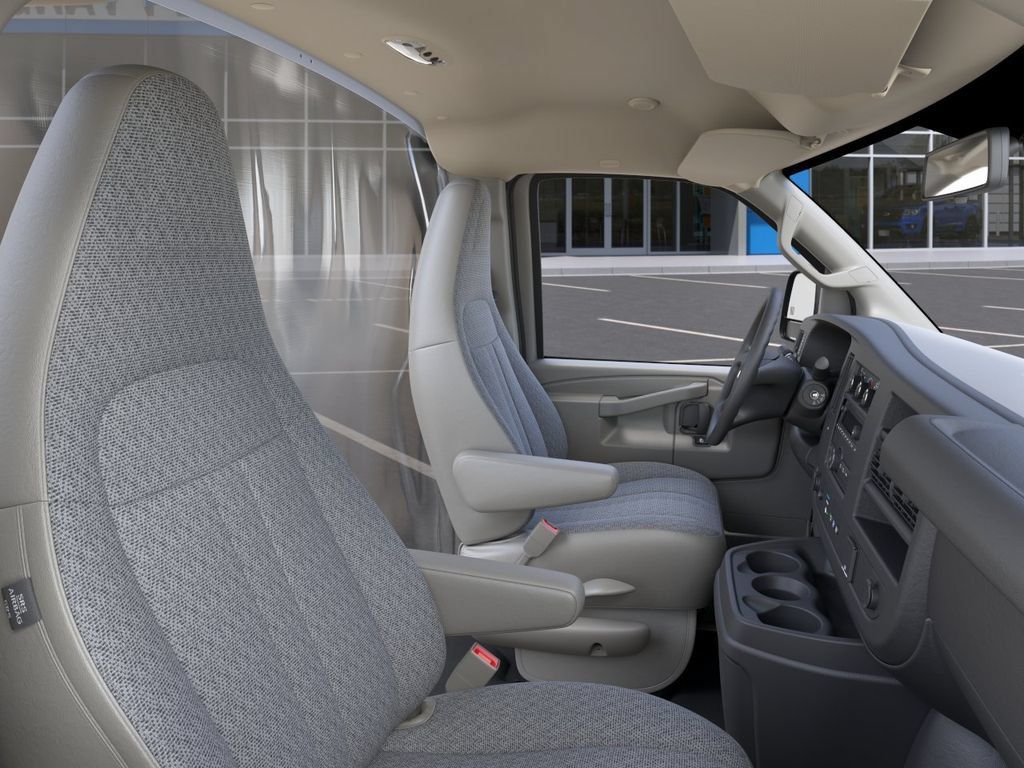 New 2025 Chevrolet Express 4500 Extended w/ Power Convenience Package RWD image 17