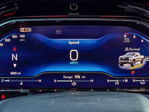 Used 2025 Chevrolet Silverado 1500 LT Trail Boss w/ Convenience Package II image 22