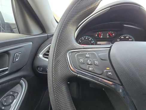 Used 2024 Chevrolet Malibu LT image 11