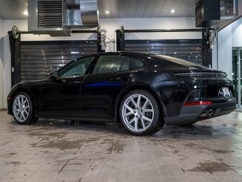 New 2026 Porsche Panamera 4 image 3