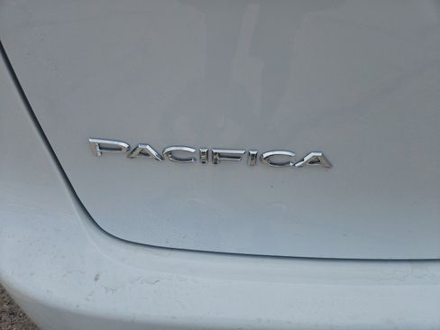 New 2026 Chrysler Pacifica Select image 24