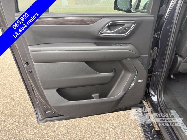 Used 2024 Chevrolet Suburban Z71 w/ Luxury Package AWD/4WD image 31