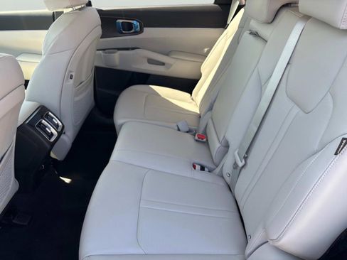 New 2025 Kia Sorento S w/ Panoramic Sunroof Package image 17