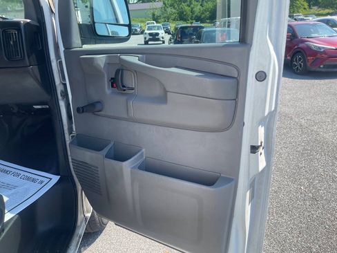 Used 2012 Chevrolet Express 1500 RWD image 28