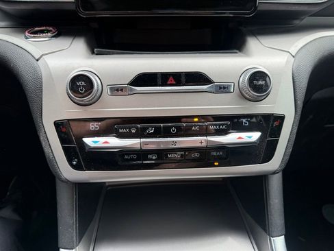 Used 2021 Ford Explorer XLT w/ Equipment Group 202A RWD image 15