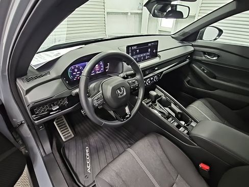 Used 2025 Honda Accord Sport image 12