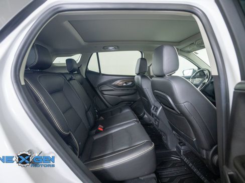 Used 2020 GMC Terrain Denali w/ Denali Premium Package AWD/4WD image 37