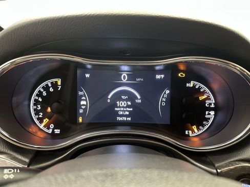 Used 2018 Jeep Grand Cherokee Altitude AWD/4WD image 13