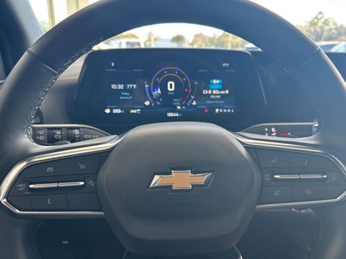 Used 2025 Chevrolet Equinox LT image 28