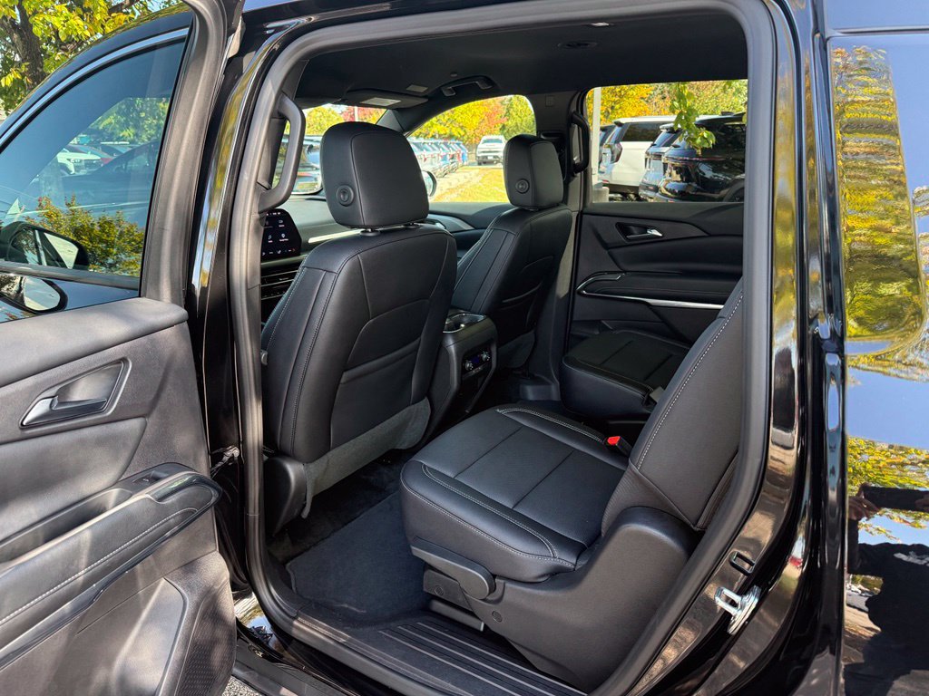 Used 2026 Chevrolet Traverse LT AWD/4WD image 11