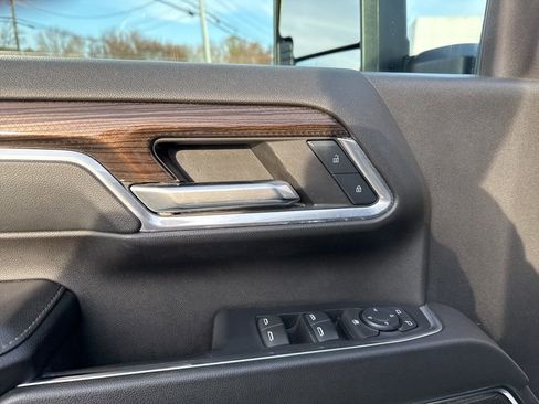 Used 2024 Chevrolet Silverado 2500 LT image 12