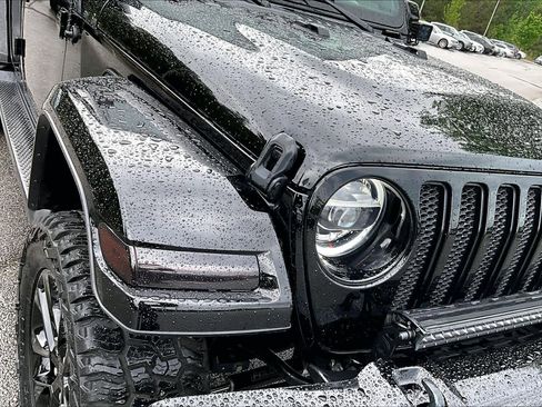 Used 2021 Jeep Wrangler Unlimited Sahara AWD/4WD image 29