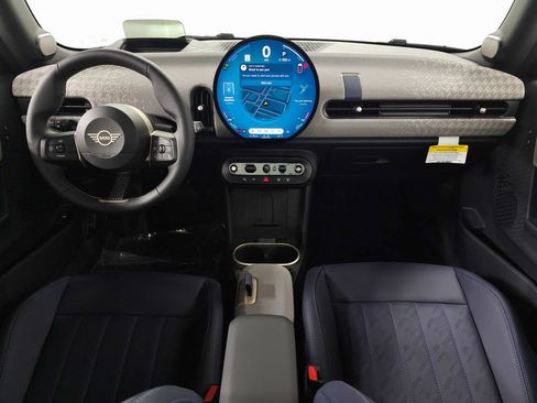 Used 2025 MINI Cooper 2-Door Hardtop FWD image 13