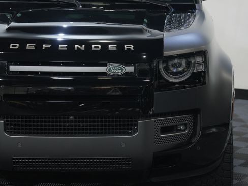 Used 2025 Land Rover Defender 110 V8 AWD/4WD image 10