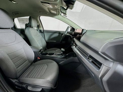New 2025 Kia K4 EX image 27