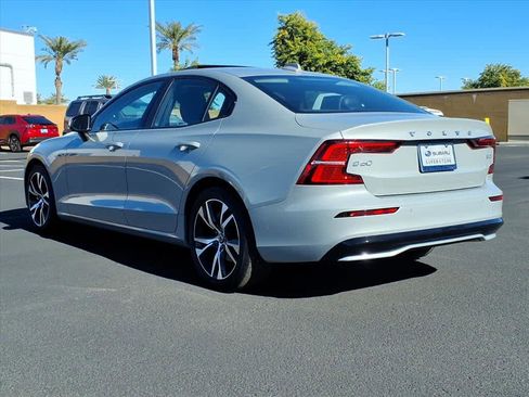 Used 2025 Volvo S60 B5 Core image 4