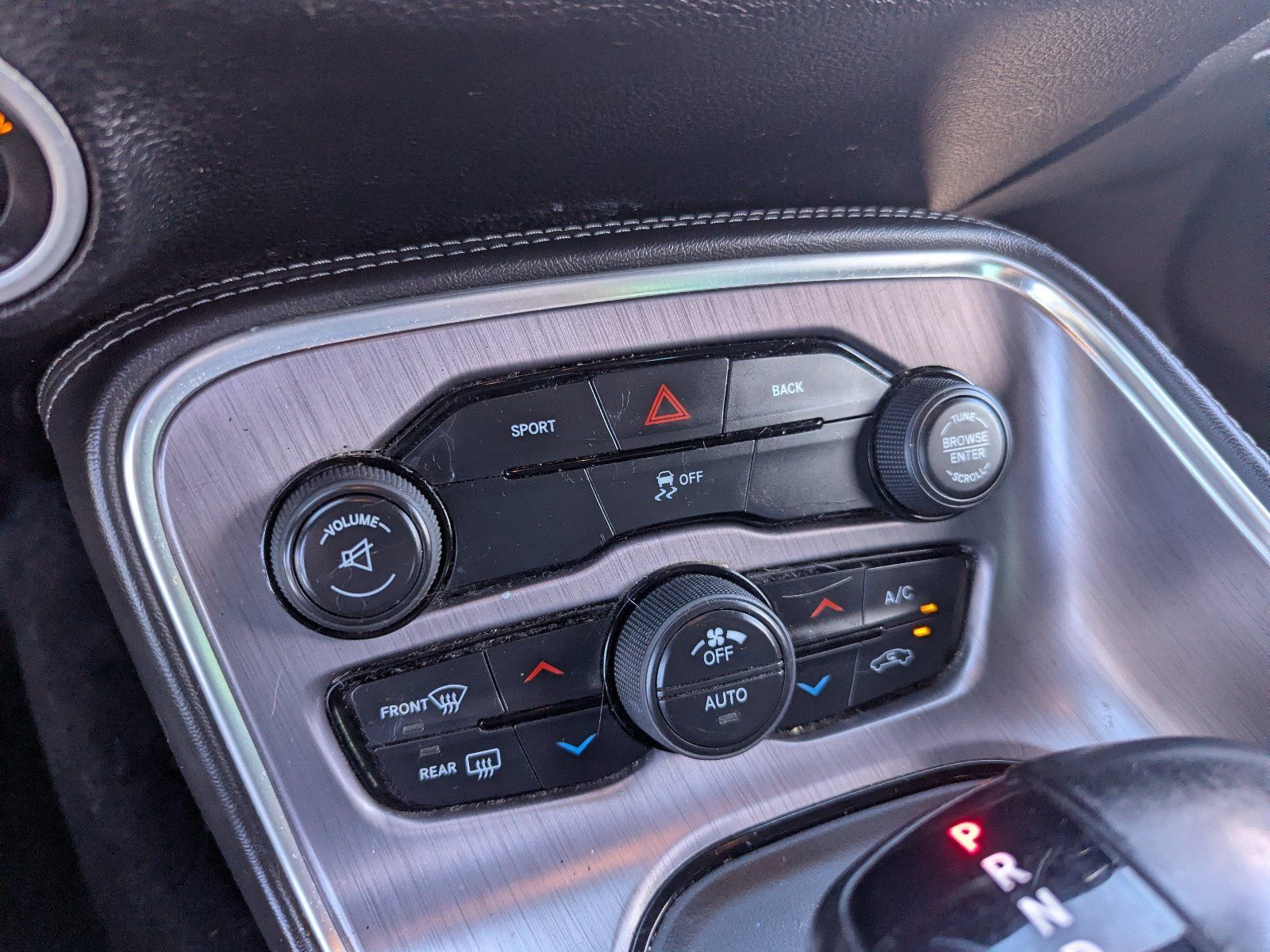 Used 2016 Dodge Challenger SXT RWD image 26