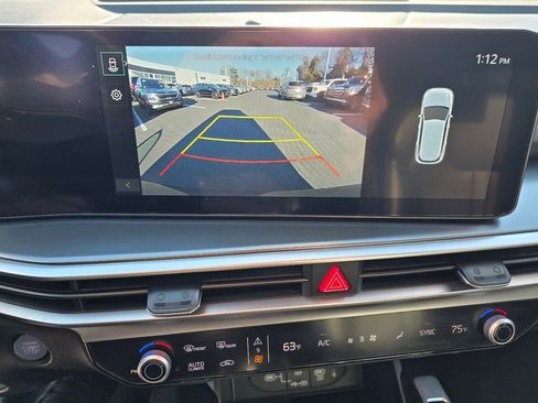 Used 2024 Kia Sorento S image 22